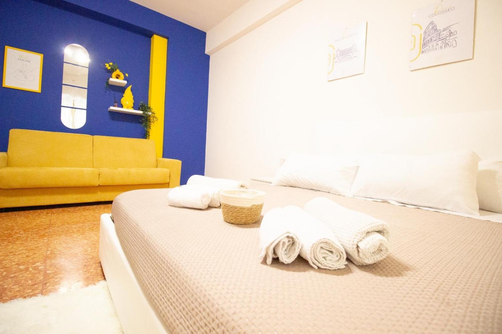 Apartment Just Colorful Rom